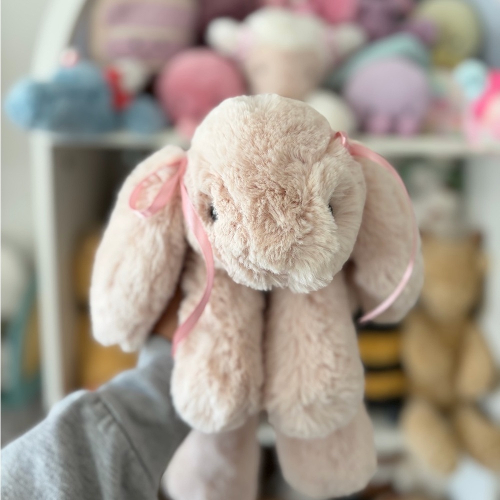 Jellycat Medium Smuge Rabbit - Authentic & BNWT! - Picture 2 of 6